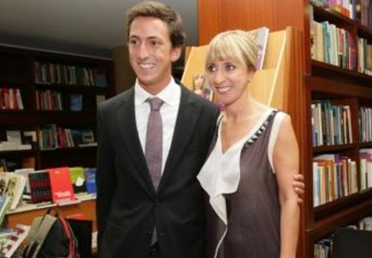 Uma das últimas aparições públicas de André Bessa durante o lançamento do livro da mãe 