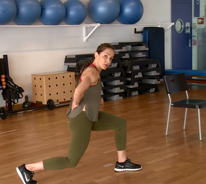 Prepare-se para o verão – Semana 3, exercício 1: Lunge (pernas com maior incidência nos glúteos)