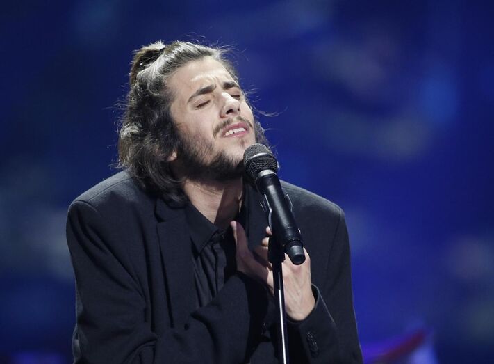 Salvador Sobral e a namorada na Eurovisão