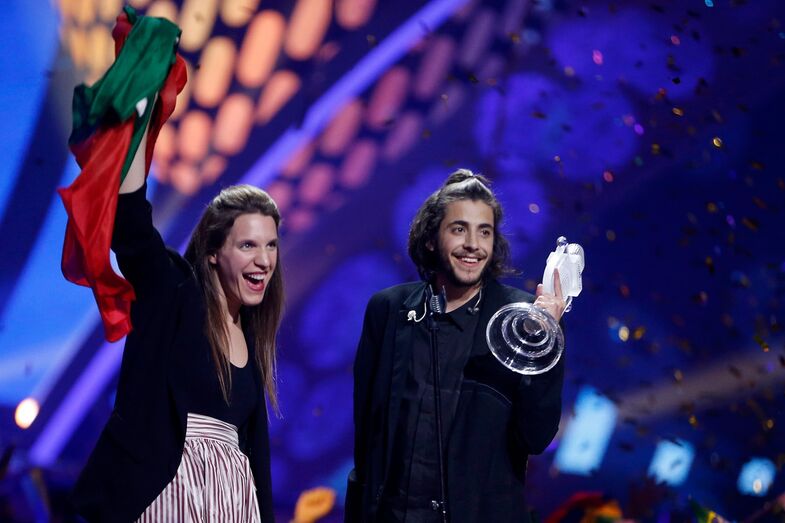Salvador Sobral e a namorada na Eurovisão