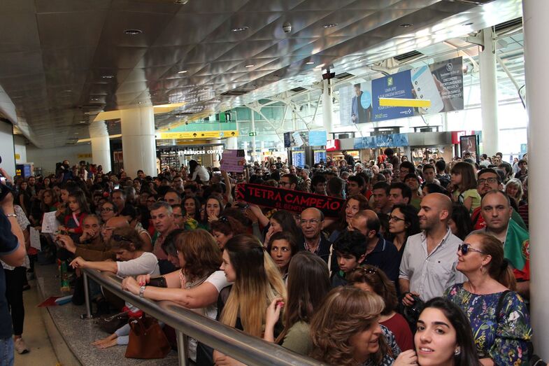 Salvador Sobral e a namorada na Eurovisão