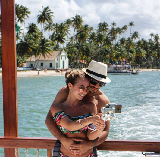 Sofia Arruda ao lado do namorado, David Amaro, nas suas férias de sonho ao Brasil 