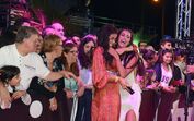 Gritos e loucura entre Sofia Ribeiro e Rita Pereira na passadeira vermelha