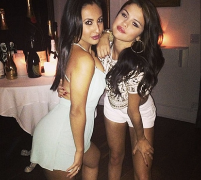 Selena Gomez e a amiga que lhe doou um rim dão primeira entrevista