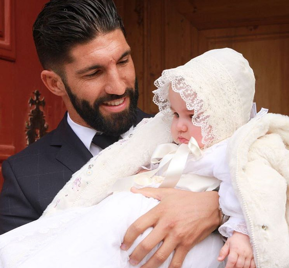 Lúcia Garcia e Bruno Aguiar batizam as filhas