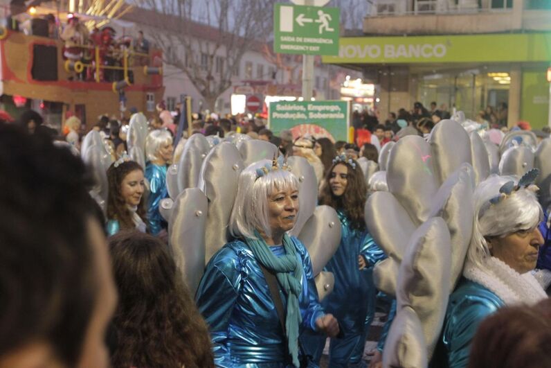Tradição leva milhares ao Carnaval de Torres Vedras 