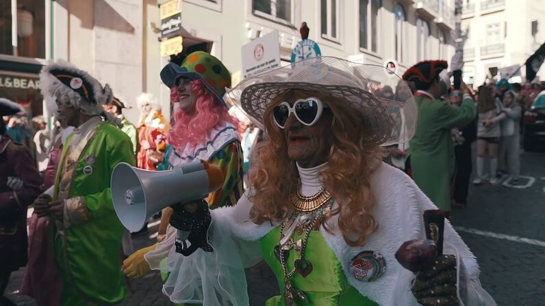 Tradição leva milhares ao Carnaval de Torres Vedras 