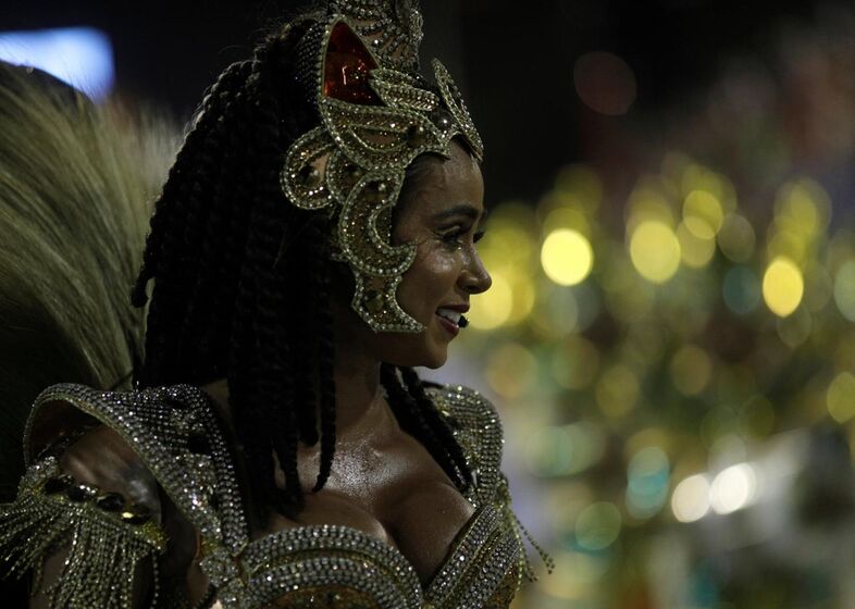 Toda beleza e sensualidade do grupo especial das escolas de samba cariocas