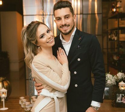 Jogador do FC Porto, Alex Telles, prepara casamento no Brasil