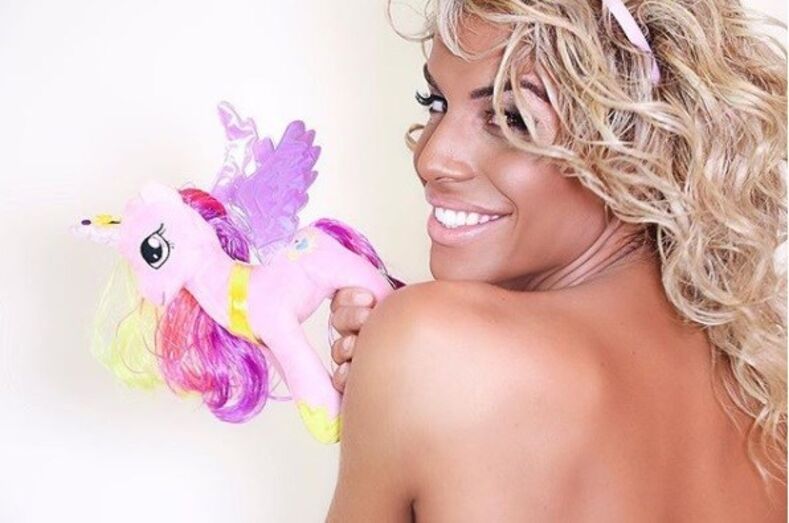 O extravagante e camaleónico Carlos Costa