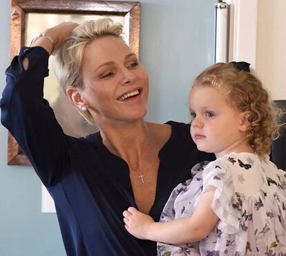 Princesa Charlene devastada: filha de amigos morreu afogada