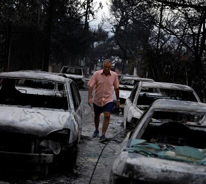 Região paradisíaca de Mati desaparece dizimada pelas chamas