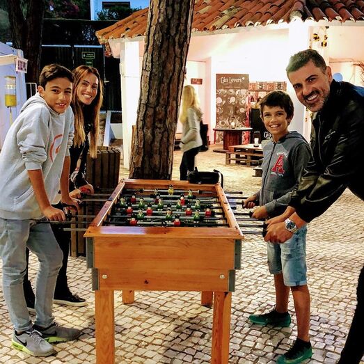 Cada vez mais apaixonada, Liliana Aguiar mostra-se feliz em férias de família