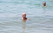 Incrível: Marcelo resgata jovens em dificuldades na praia do Alvor. Veja as imagens
