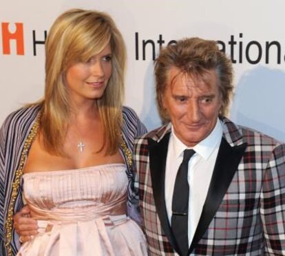 Aos 73 anos, Rod Stewart fala de como faz sexo com a mulher