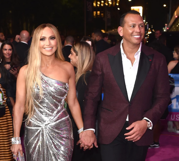 Jennifer Lopez e Alex Rodriguez apaixonados nos MTV VMA