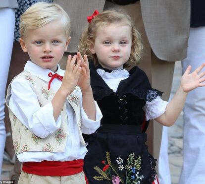 Alerta fofura: Gémeos do Mónaco, tão amiguinhos que eles são!