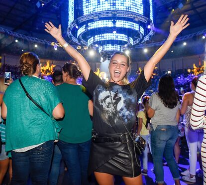Estrelas de 'A Herdeira' juntam-se em festa no concerto que marca o final da novela da TVI. As imagens da loucura 