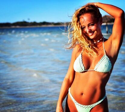 Que curvas! Bárbara Norton de Matos dá tudo em pose muito sexy