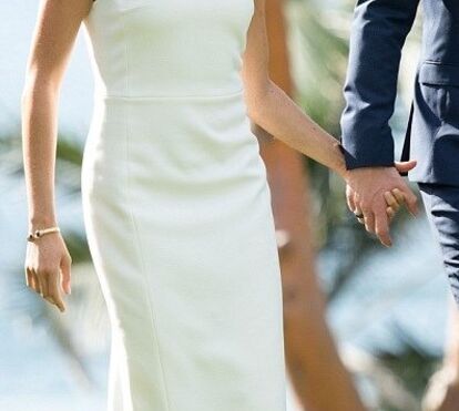 Grávida e muito elegante, Meghan exibe orgulhosamente brincos de Diana em visita a Sydney