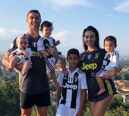Assustador! A família de Cristiano Ronaldo como nunca a viu