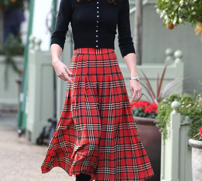 Kate Middleton entra no espírito de Natal com saia de mil euros