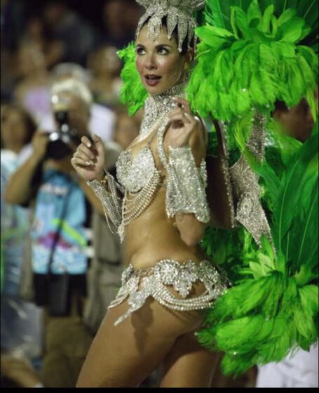 Famosas revelam sensualidade no Carnaval do Brasil