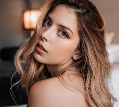 Topless?! Sara Carreira mostra-se ousada e dá a entender que está solteira