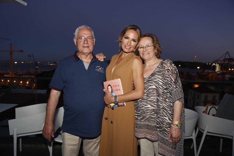 Fernanda Serrano com os pais