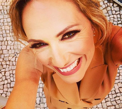 A vida corre-lhe bem! Depois da separação, Fernanda Serrano tem novos motivos para sorrir