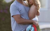 Já é conhecido o local das férias de Bradley Cooper com a filha... longe de Irina Shayk