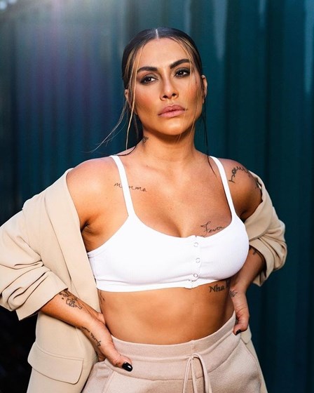 Toda Turbinada As Fotos Mais Picantes E Atrevidas De Cleo Pires A