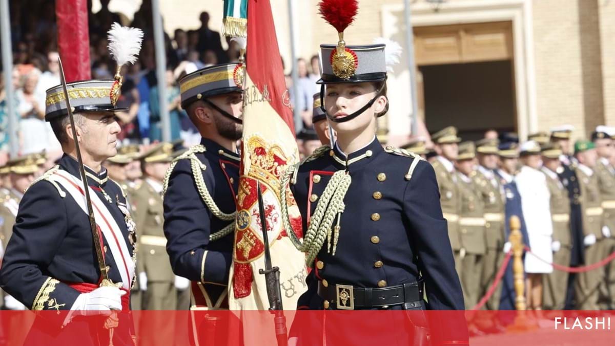 Herdeira Do Trono Espanhol Jura Bandeira Perante Os Reis De Espanha