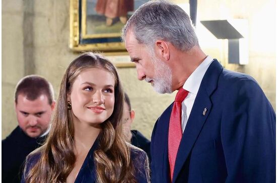 Rei Felipe, Rainha Letizia e Princesa Leonor em Navarra