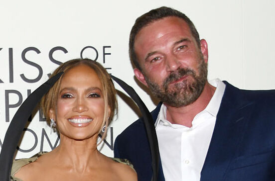 Jennifer Lopez e Ben Affleck cúmplices na estreia de 'Kiss Of The Spider Woman'