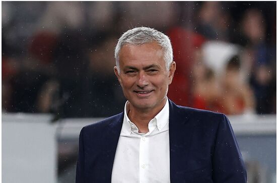 Mourinho deixa dívida de 747 mil € em hotel de Istambul após 15 meses