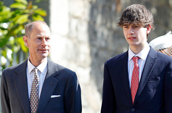 James Windsor com o pai, o príncipe Eduardo