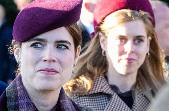 Eugenie e Beatrice na missa de Natal de 2025