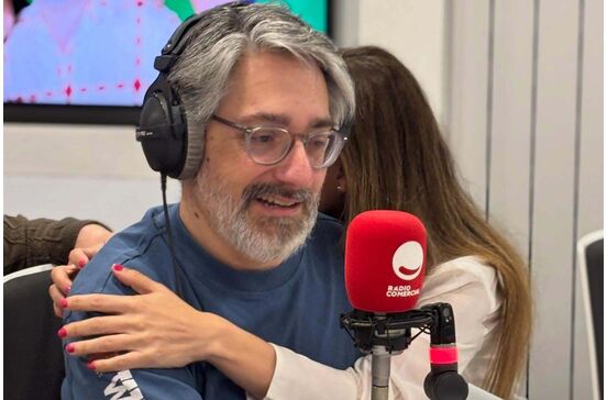 Nuno Markl regressa à Rádio Comercial após AVC e emociona colegas.
