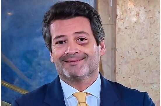 André Ventura surge com um olho negro