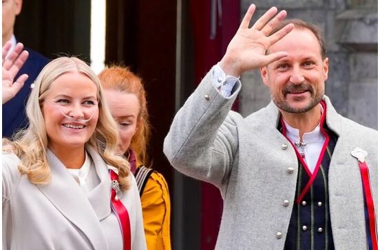 Príncipe Haakon, Princesa Mette-Marit