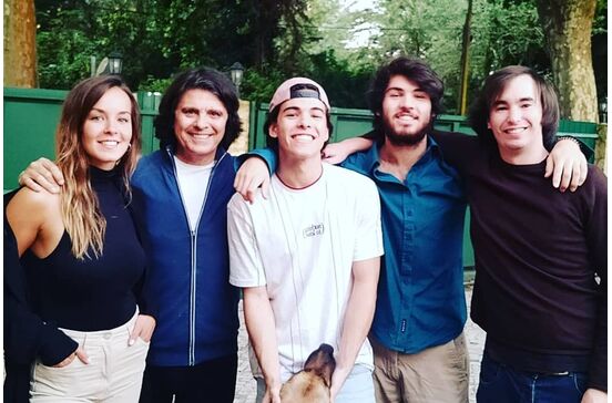 Luís Represas e os quatro filhos