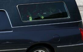 Caixão de Jackson sob forte escolta policial