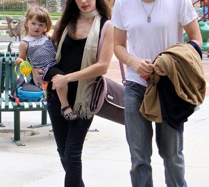 Milla Jovovich casa pela terceira vez