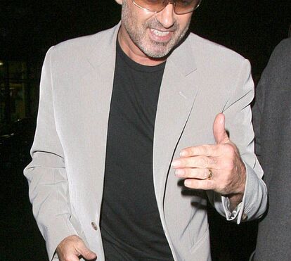 George Michael é viciado em sexo com estranhos