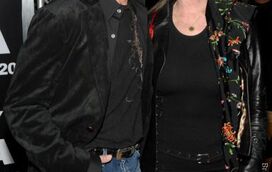 Viúva de Patrick Swayze consulta médium