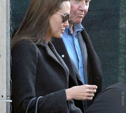 Angelina Jolie reconcilia-se com o pai