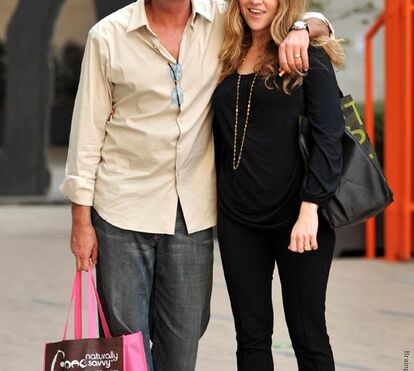 Charlie Sheen e a mulher faziam sexo a três