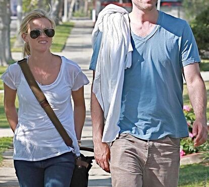 Reese Witherspoon assume romance