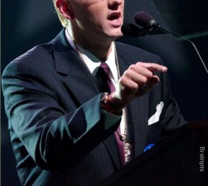 Eminem volta atrás para apoiar casamento gay